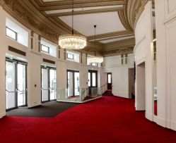 Raimund Theater Foyer 2021 © Sandra Kosel